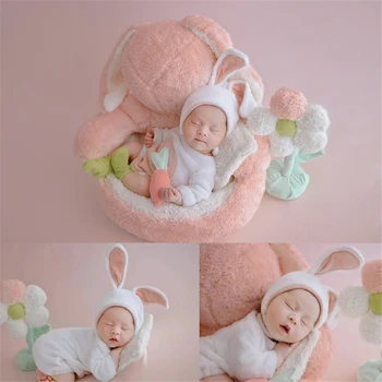 תינוק שרק נולד צילום אביזרים מינק סרוג ארנבון חמוד תלבושות עם פוזות ספה ערכת נושא רקע הסטודיו מצלם תמונה אביזרים