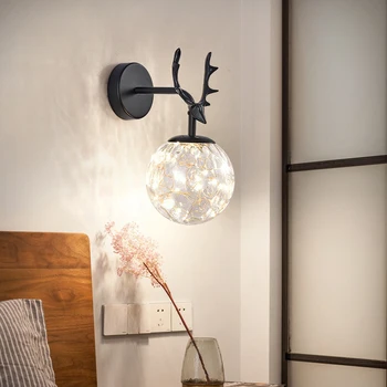 מנורת קיר עם כוכבים Nordic אור יצירתי צבי קרן השינה ליד המיטה מנורה פשוטה סלון מותאם אישית רקע קיר בהיר