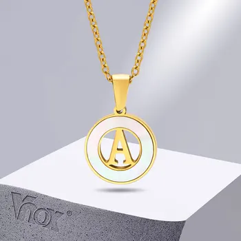 Vnox נשים מטבע הראשונית שרשראות, זהב מצופה נירוסטה A-Z מכתבים עם מעטפת מעגל תליון אלגנטי אופנתי חדש קולר